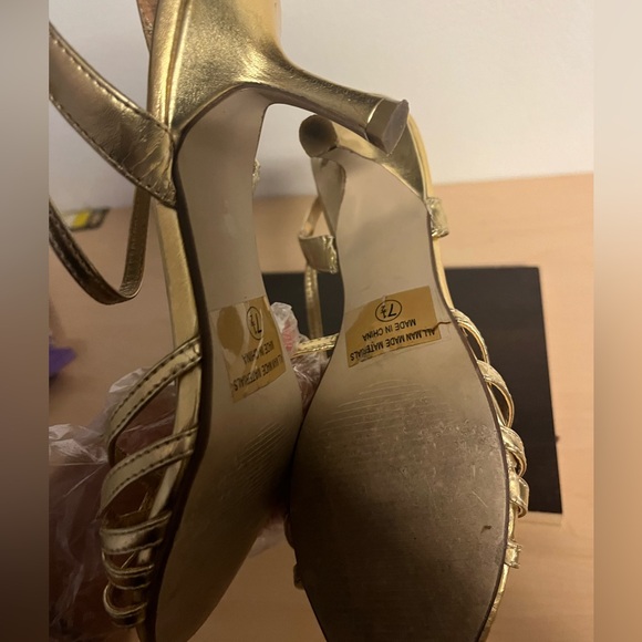 Classified excellent condition low heel pump dressy Gold Heeled Sandals 7.5 - Picture 4 of 4